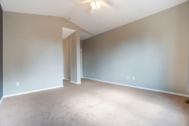 Building Photo - Move in ready home on Kettle Drum