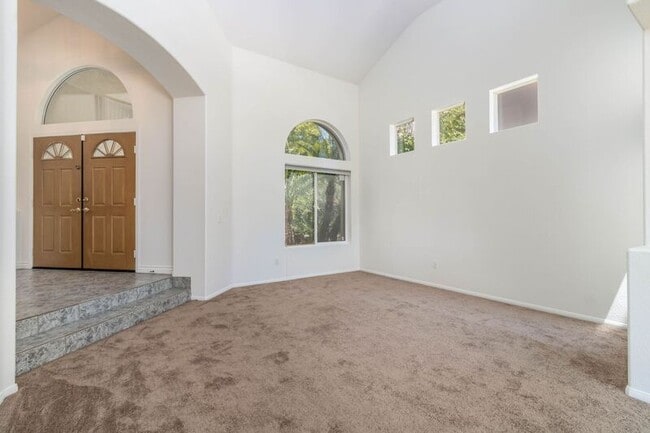Building Photo - 32579 Valentino Way