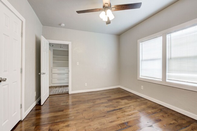 Building Photo - Charming Newly Updated 2 Bed, 2 Bath Home in the Heart of OKC!