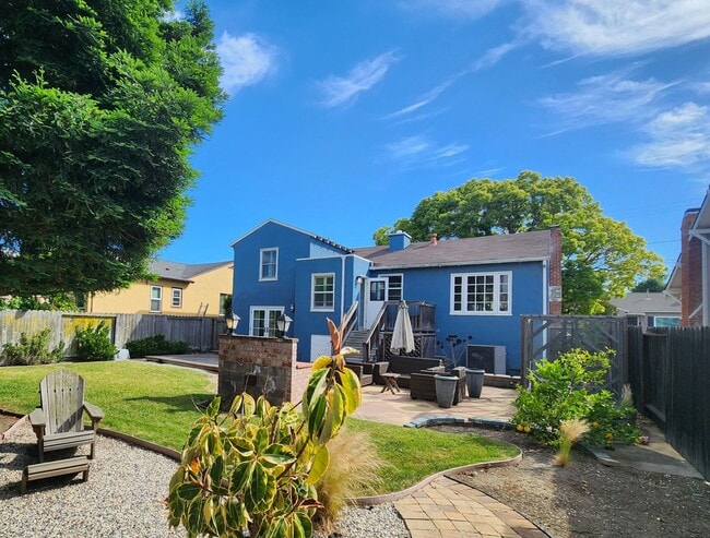 Building Photo - Two bed house in San Mateo
