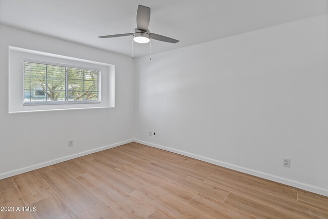 Building Photo - 860 N McQueen Rd