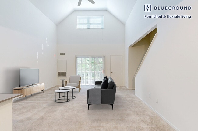 Building Photo - 313 Avalon Cir