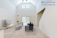 Building Photo - 313 Avalon Cir