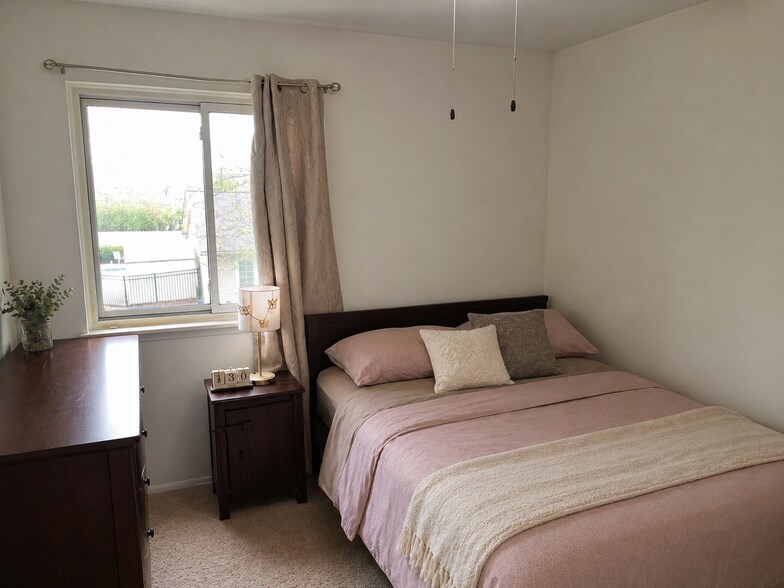 Bed room 2 10x 11 - 901 Kirts Blvd