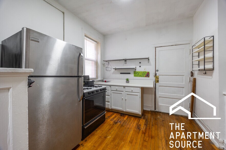 Primary Photo - 2023 N Humboldt Blvd