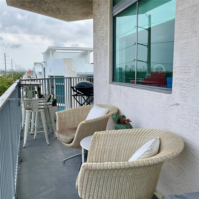 Building Photo - 140 S Dixie Hwy