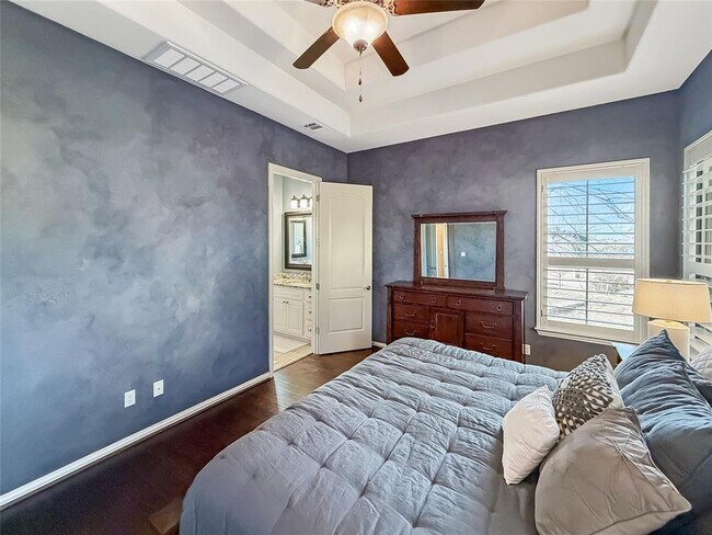 Building Photo - 116 Beneteau Dr