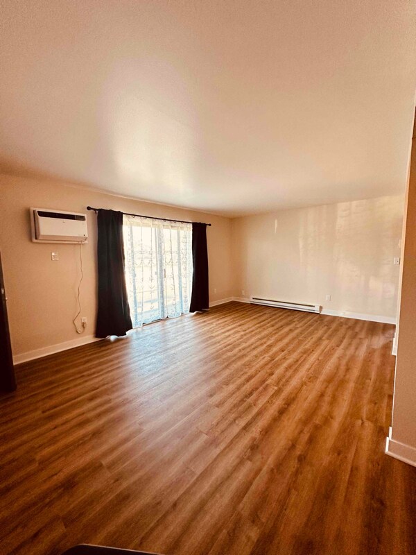 Building Photo - 3195 W Mangold Ave