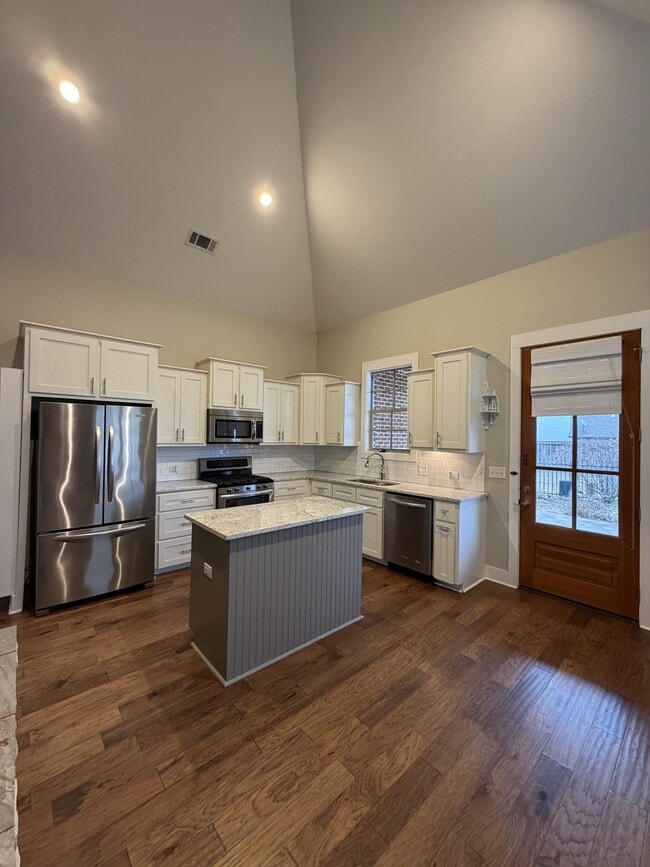 Building Photo - 117 Fern Cove