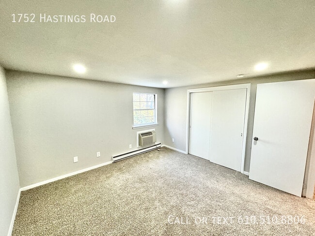 Building Photo - 1752 Hastings Rd