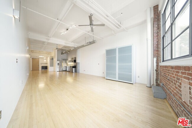 Building Photo - 1850 Industrial St