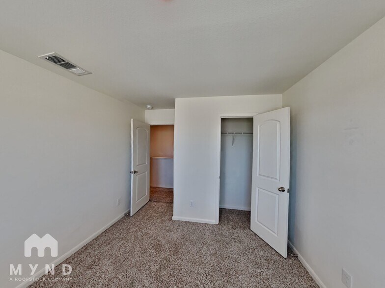 Building Photo - 732 Keeneland Dr