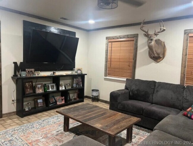 Building Photo - Charming 2BR House in Hartshorne