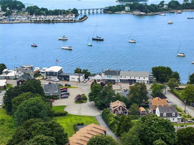 Building Photo - 33 Sakonnet E