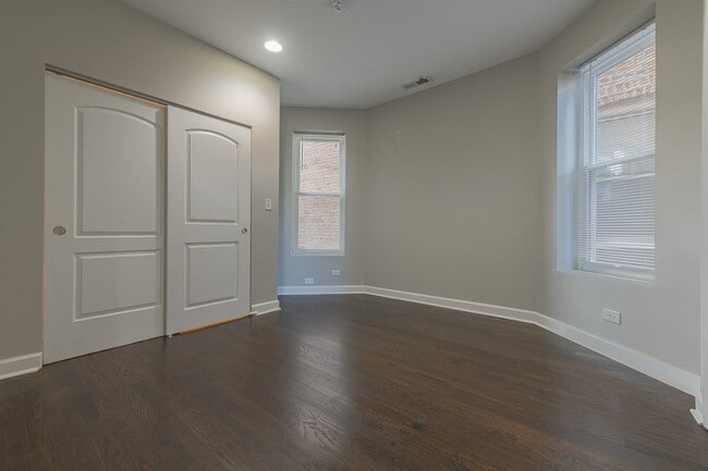 Building Photo - 4934 N Albany Ave