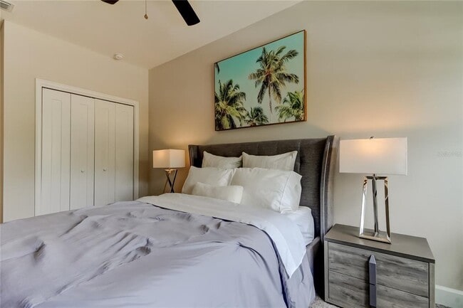 Building Photo - 204 N Manhattan Ave