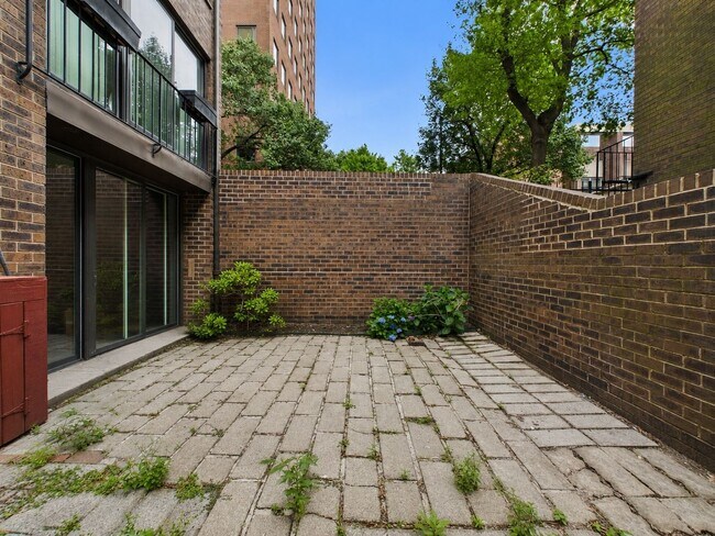 Building Photo - #1 St James Court