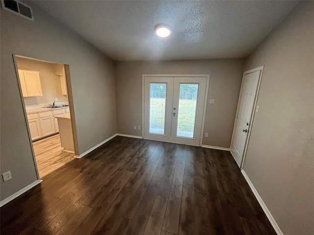Building Photo - 9233 Prairie Oak Dr