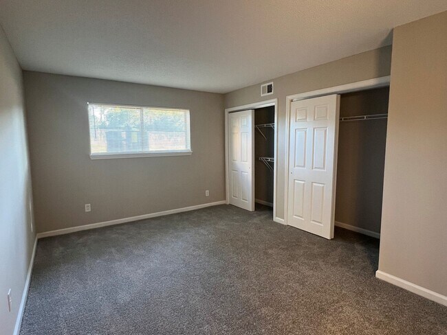 Building Photo - bg0714