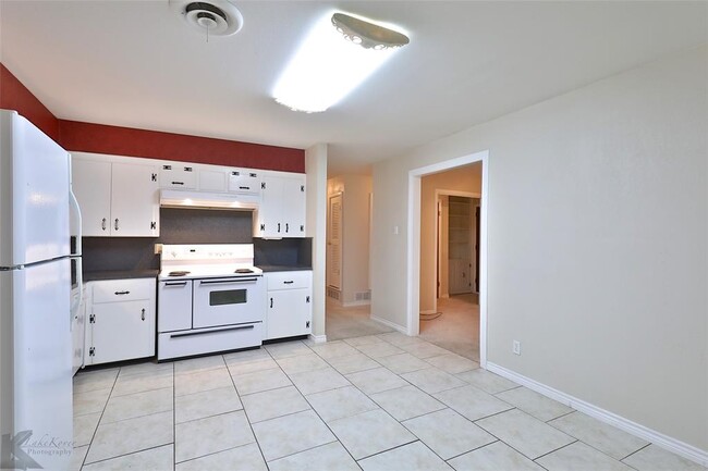Building Photo - 3101 Sayles Blvd