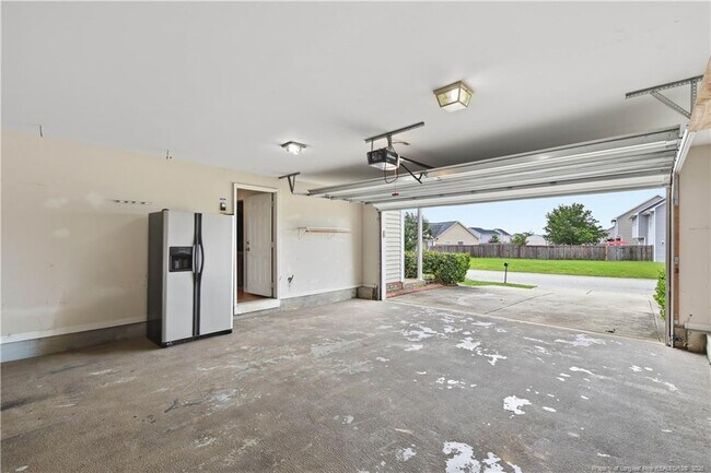 Building Photo - 2305 Gray Goose Loop
