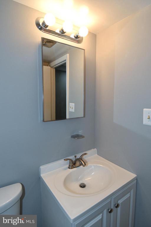 Building Photo - 14 Fenceline Dr