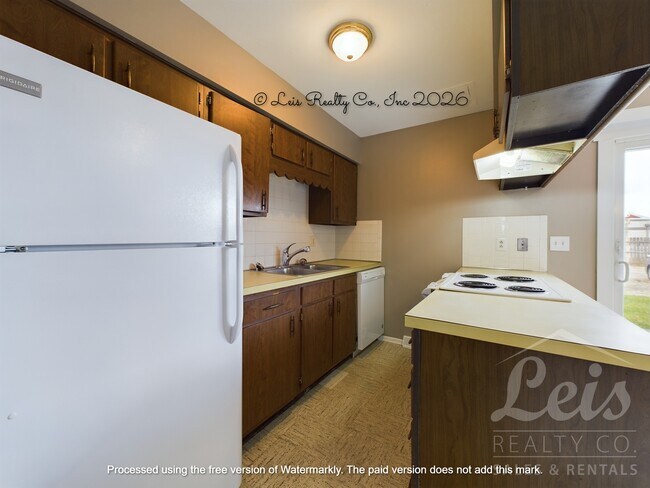 Building Photo - 1359 Chippewa Dr