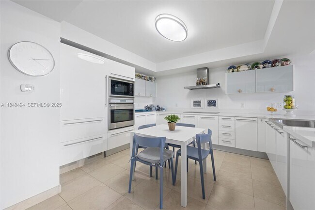 Building Photo - 150 Sunny Isles Blvd