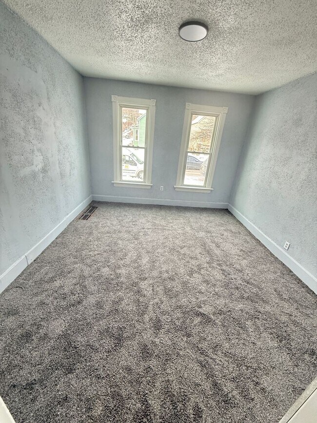 Building Photo - 1627-1629 W 8th Street