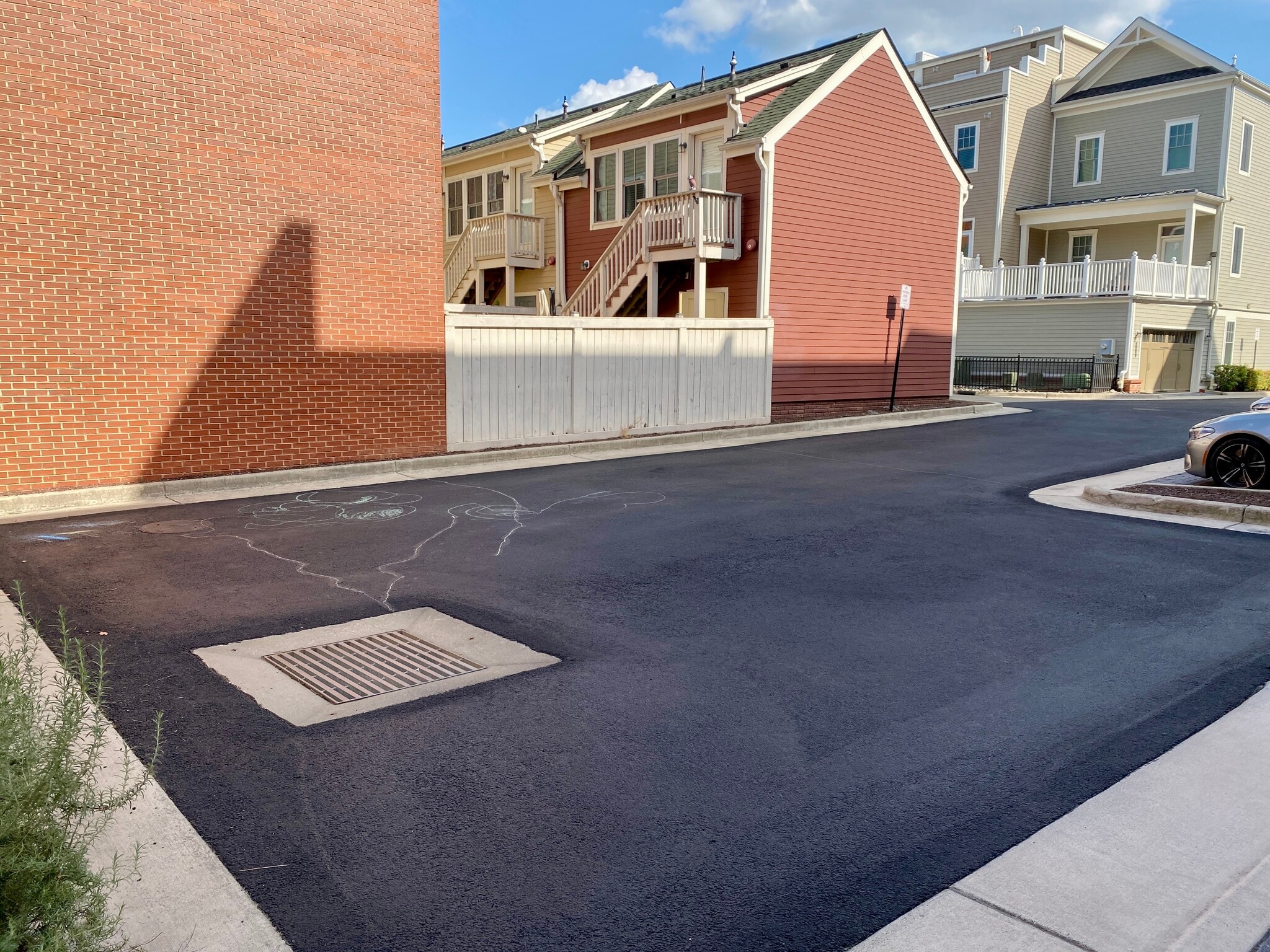 Cul-de-sac in front of garage. - 2115 Main Line Blvd