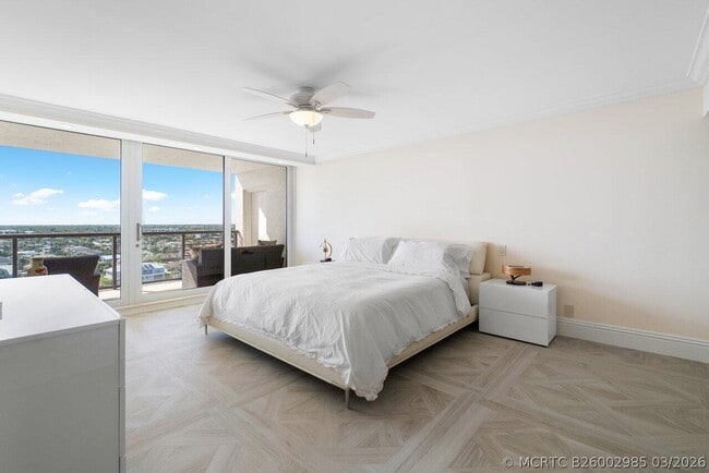 Building Photo - 2727 S Ocean Blvd