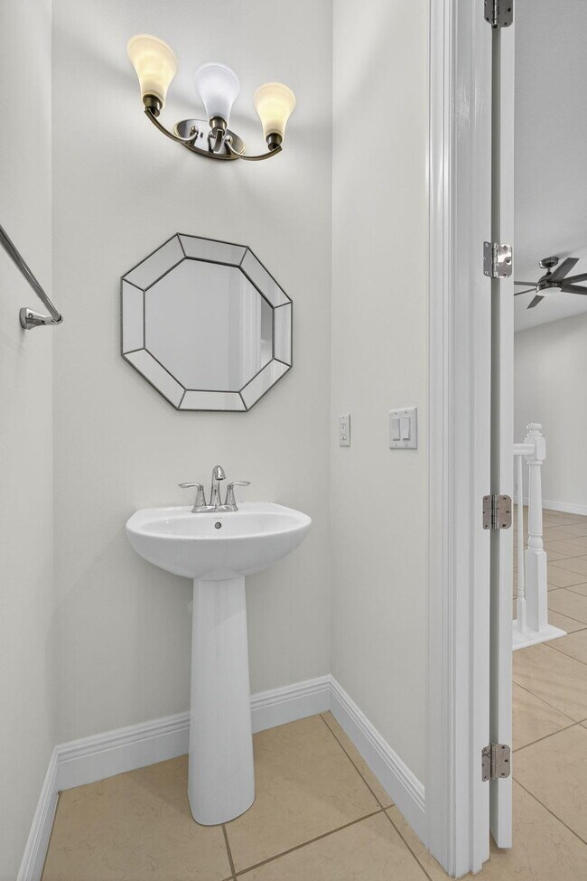 Building Photo - 4113 Faraday Wy