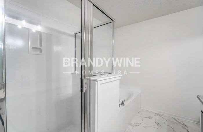 Building Photo - 10242 Evening Hill Dr