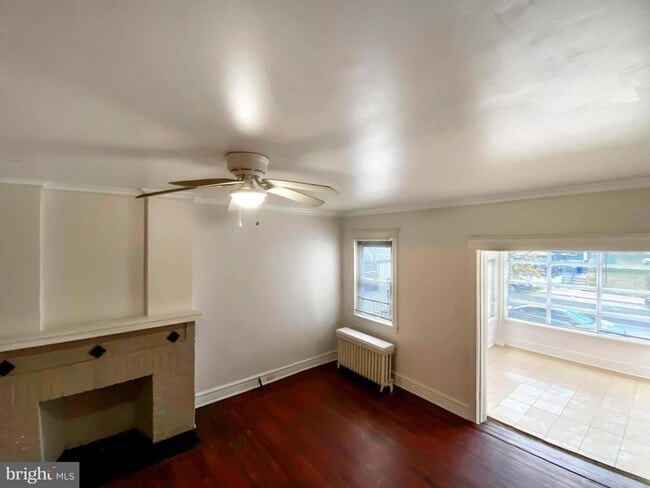 Building Photo - 5726 Florence Ave