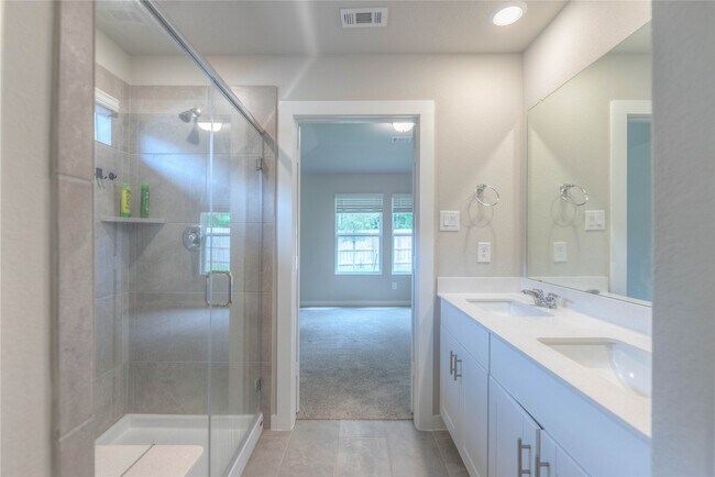 Building Photo - 1721 Succotash Oak Ct