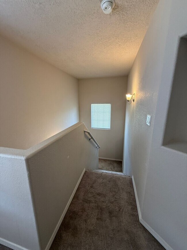 Building Photo - 966 Verdinal Ln