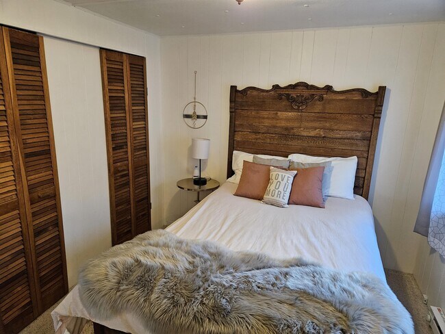 Building Photo - 2006 WY-352