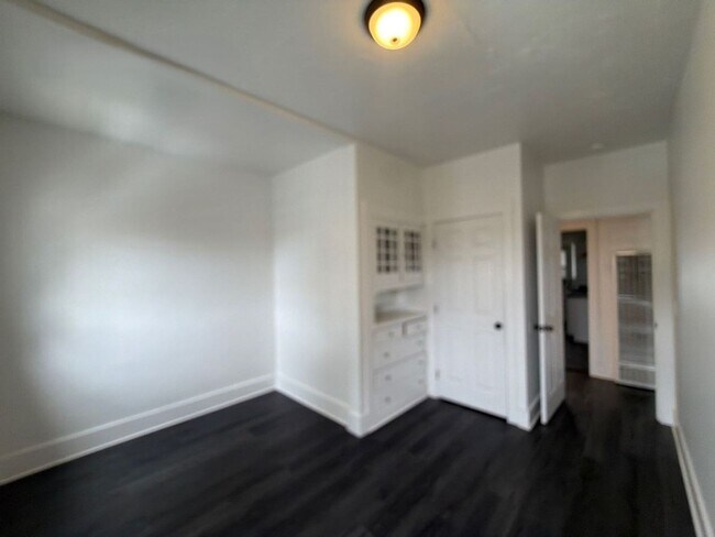 Building Photo - 5318 Fairfax Ave