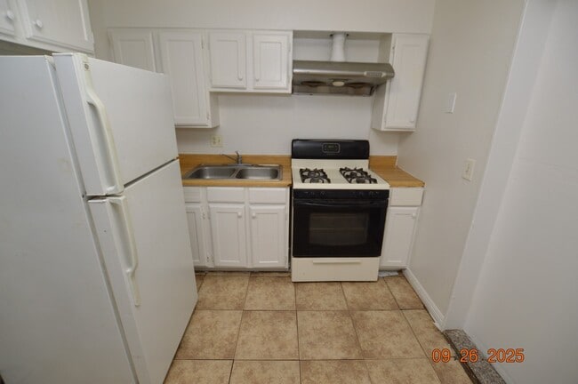 Building Photo - 3980 Palos Verdes St