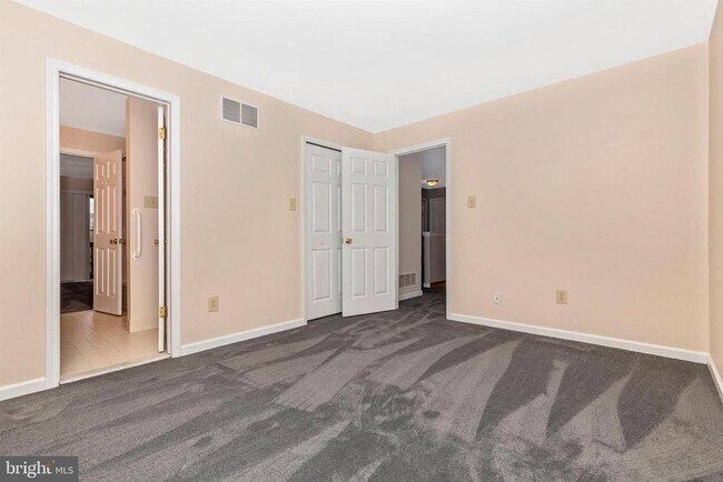 Building Photo - 250 Yorkminster Rd