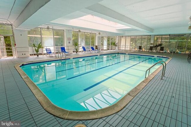 Building Photo - 3900 W Ford Rd