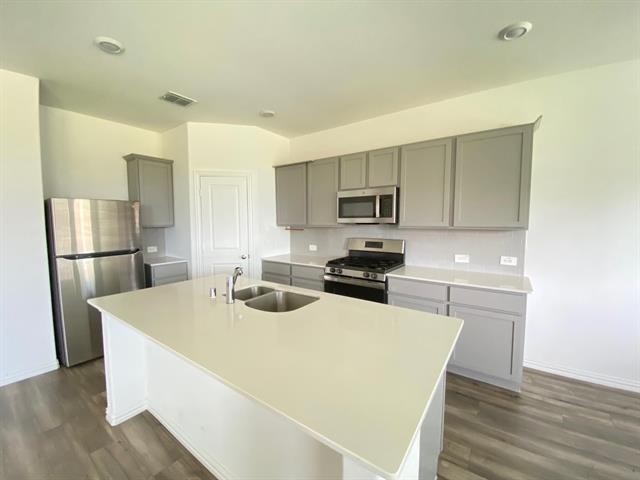 Building Photo - 5488 Montrose Dr