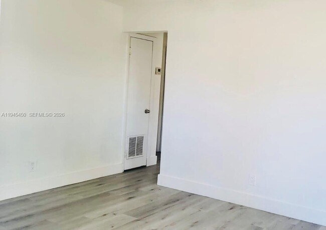 Building Photo - 1003 NW 73rd St