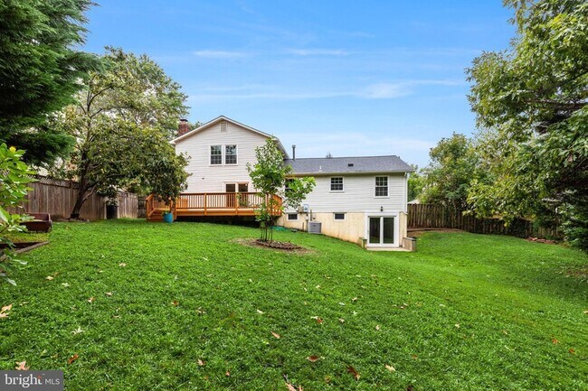 Building Photo - 9410 Onion Patch Dr