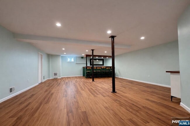 Building Photo - 1120 Hyde Park Ct