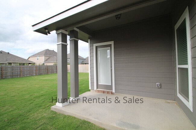 Building Photo - Temple North Gate Beauty!  Rent Reduced! Won't last long!