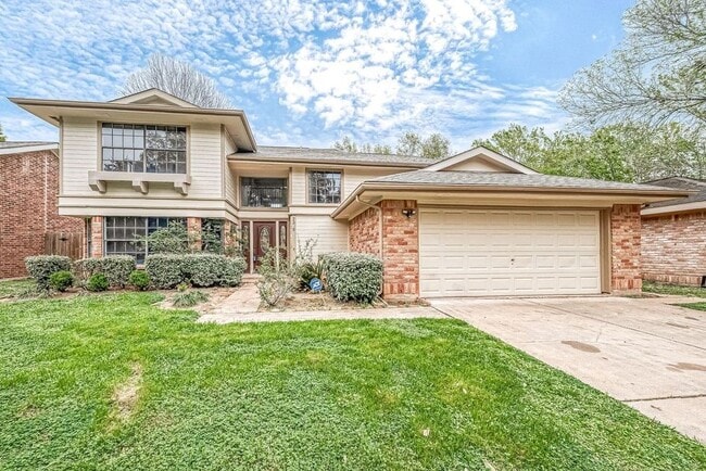 Building Photo - 2039 Shorewood Ln
