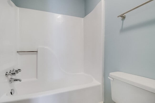 Building Photo - 1714 James Buchanan Dr
