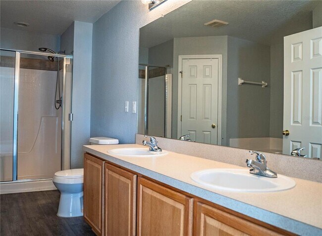 Building Photo - 233 Towhee Rd