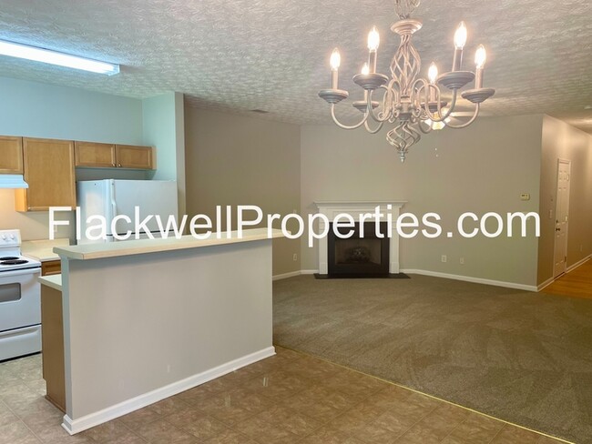 Building Photo - New Carpet, New Paint, Well Maintained Hom...